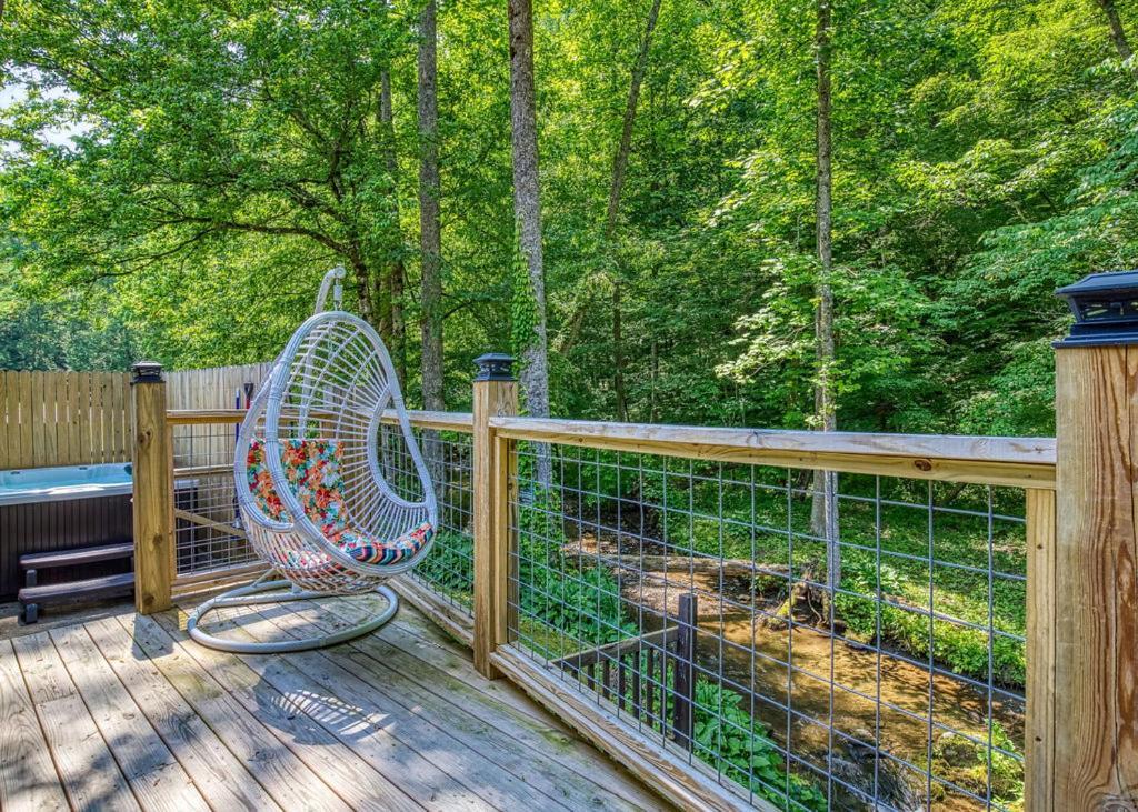 Black Bear Falls - With An In-Law Suite Gatlinburg Extérieur photo