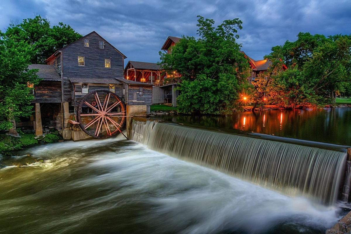 Black Bear Falls - With An In-Law Suite Gatlinburg Extérieur photo
