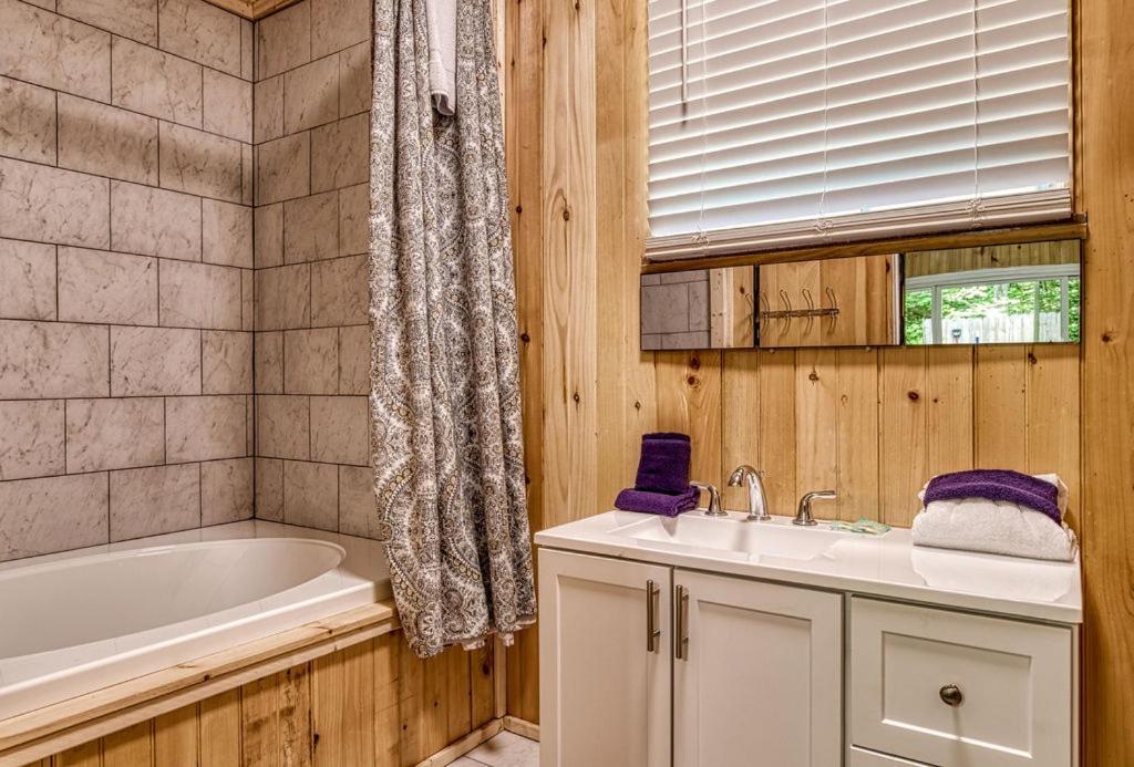 Black Bear Falls - With An In-Law Suite Gatlinburg Extérieur photo