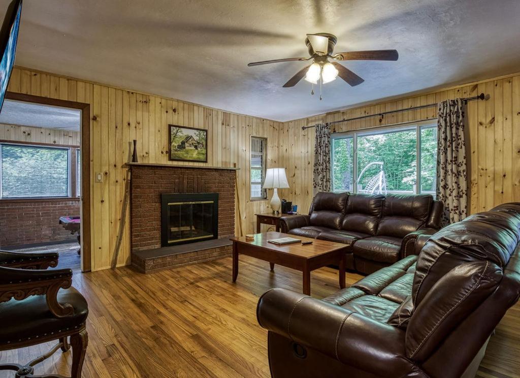 Black Bear Falls - With An In-Law Suite Gatlinburg Extérieur photo
